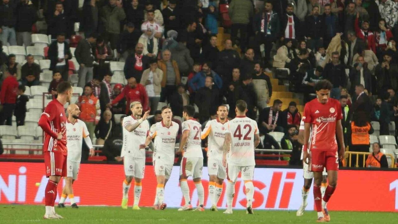 Mauro Icardi, Antalyaspor maçında Trendyol Süper Lig'deki 8. golünü kaydetti