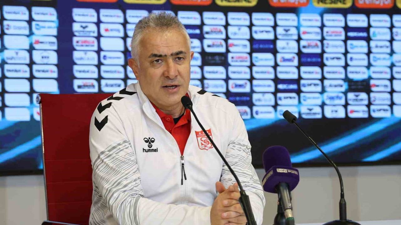 Mehmet Altıparmak: "Sivasspor’u geldiği yere, Süper Lig’e çıkartmak istiyoruz"
