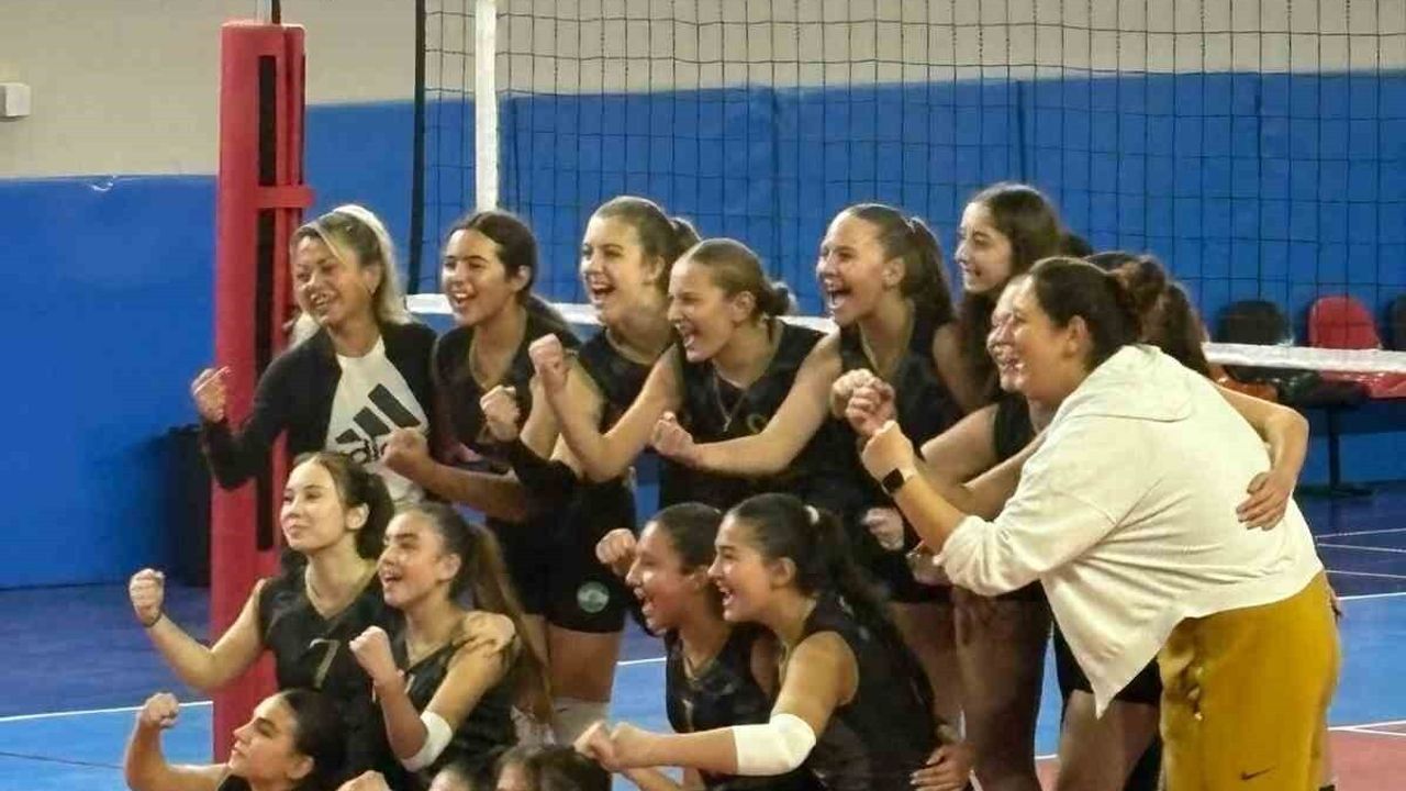 Melahat Ünügür Ortaokulu Yıldız Kız Voleybolda Finale Kaldı