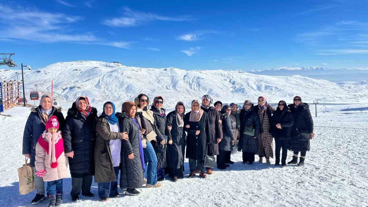 Melikgazi Belediyesi, 3 Aralık Dünya Engelliler Günü'nde işitme engelli bireyleri Erciyes'te ağırladı