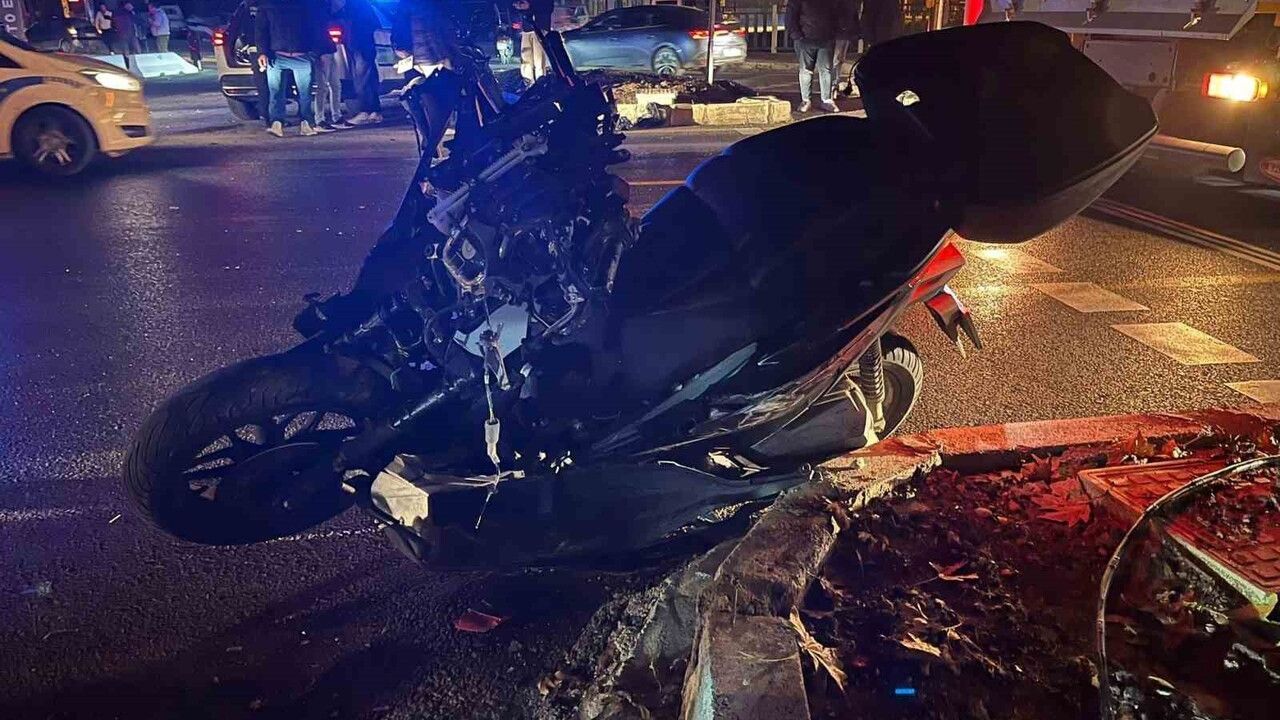 Menteşe Sanayi Kavşağı'nda motosiklet-tır çarpışması: 1 kişi hayatını kaybetti
