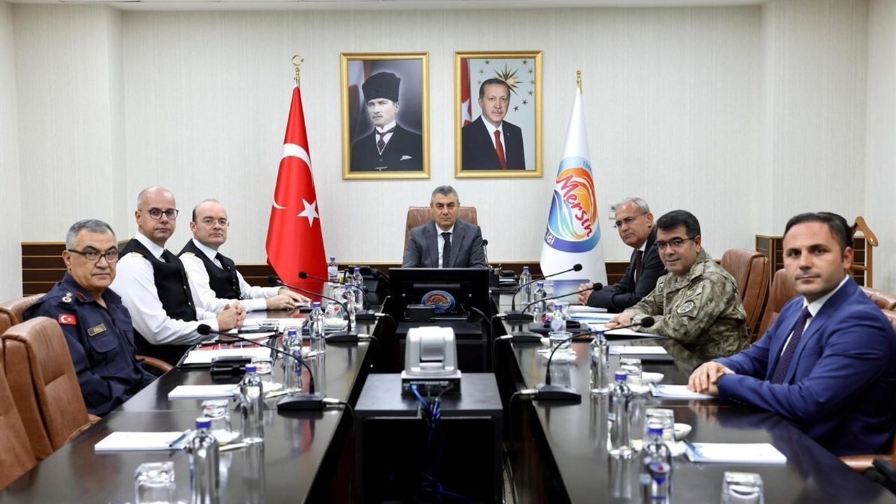 Mersin'de 24-30 Kasım'da 823 aranan kişi yakalandı; trafik ve düzensiz göç denetimleri sürdü