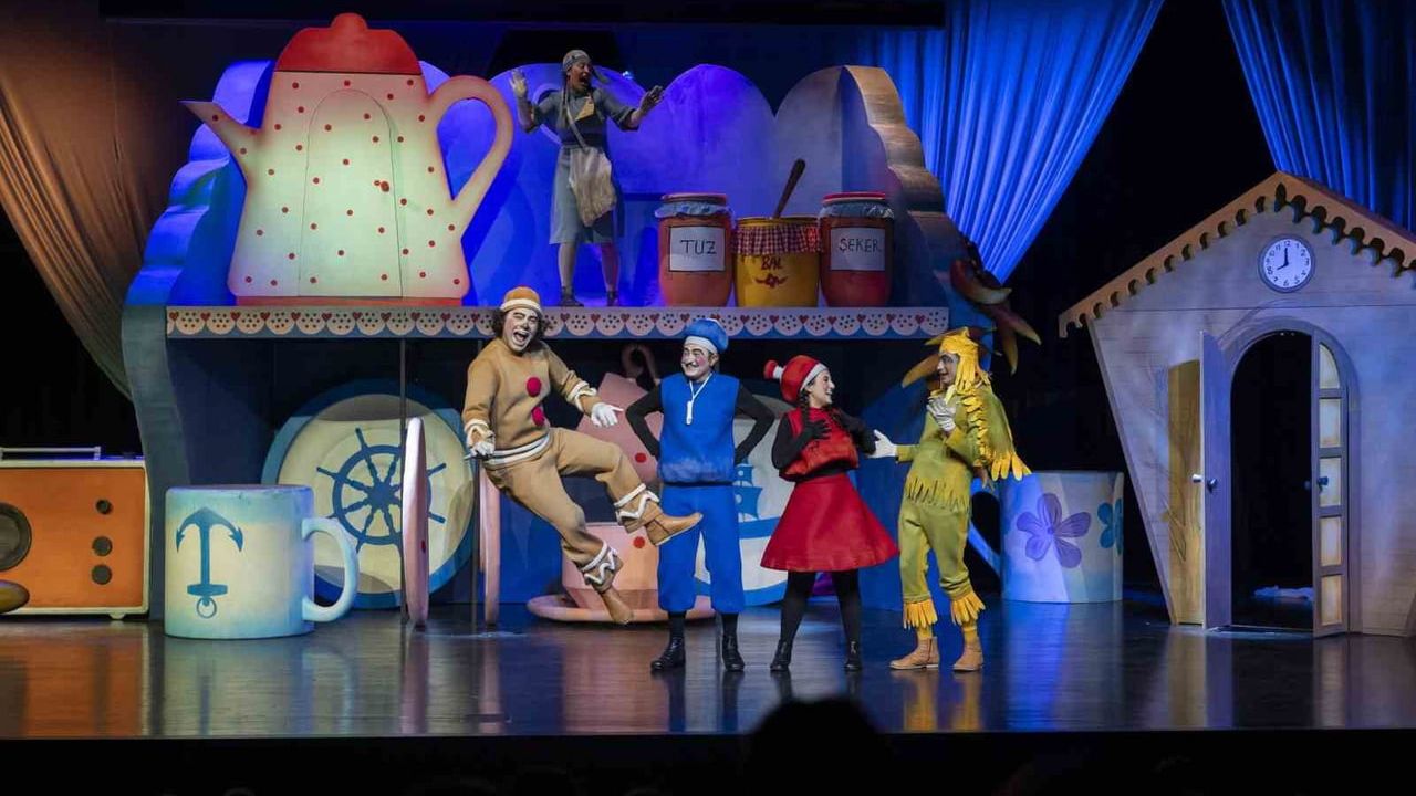 Mersin'de 'Bisküvi Adam' prömiyeri: Küçük izleyicilerden tam not