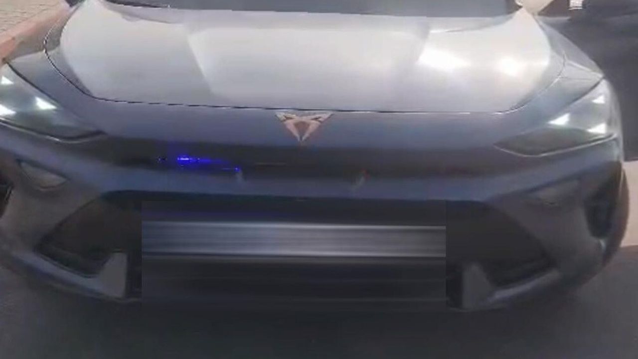 Mersin'de çakar tertibatlı araca 276 bin 344 TL ceza, araç trafikten men edildi