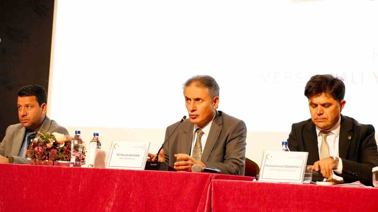 Mersin'de eğitim süreçleri değerlendirildi — Ali Murat Kayhan başkanlığında bilgilendirme toplantısı