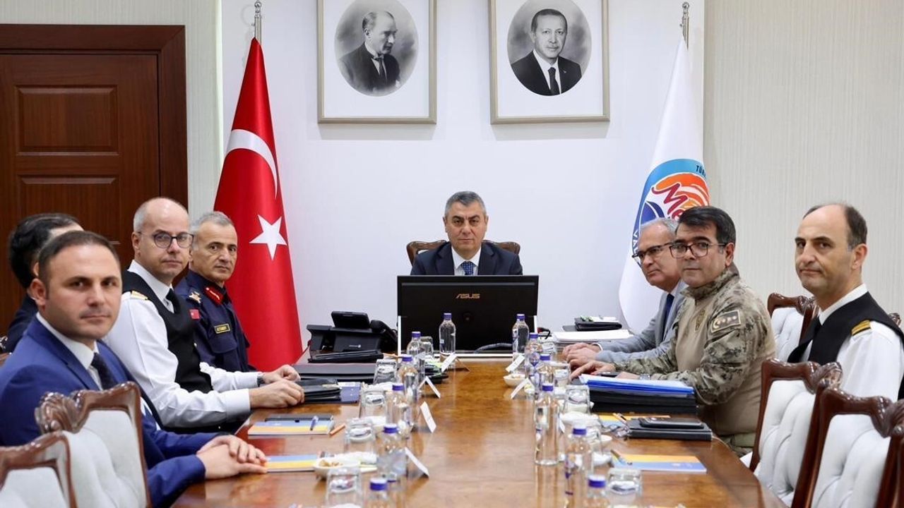 Mersin'de Güvenlik ve Asayiş Değerlendirme Toplantısı: 8-14 Aralık'ta 886 Aranan Yakalandı