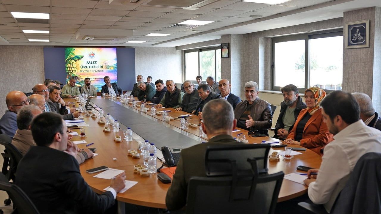 Mersin'de Muz Üreticileri Toplantısı: Kalite, Standartlaşma ve Kooperatifleşme Öne Çıktı