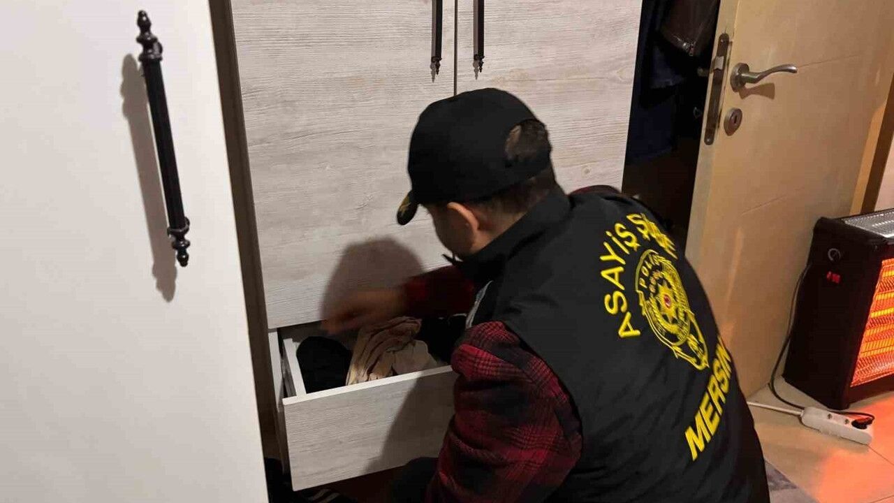 Mersin'de pasaportlarına el koyup fuhuş yaptıran şebeke çökertildi: 3 tutuklama