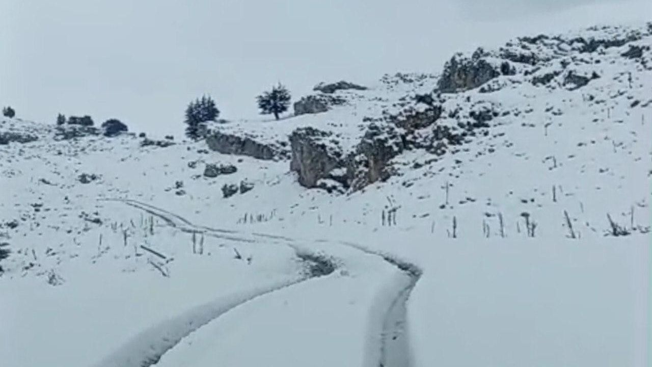 Mersin'in yüksek kesimlerinde kar yağışı: Evdilek ve Toros yaylaları beyaza büründü