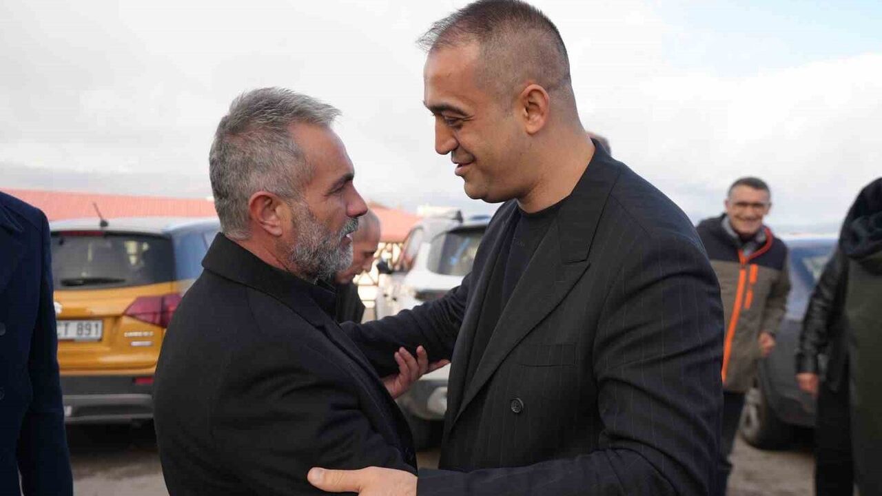 MHP Erzurum İl Başkanı Adem Yurdagül, Ülkü Ocakları başkanlarıyla 'Terörsüz Türkiye' için toplandı