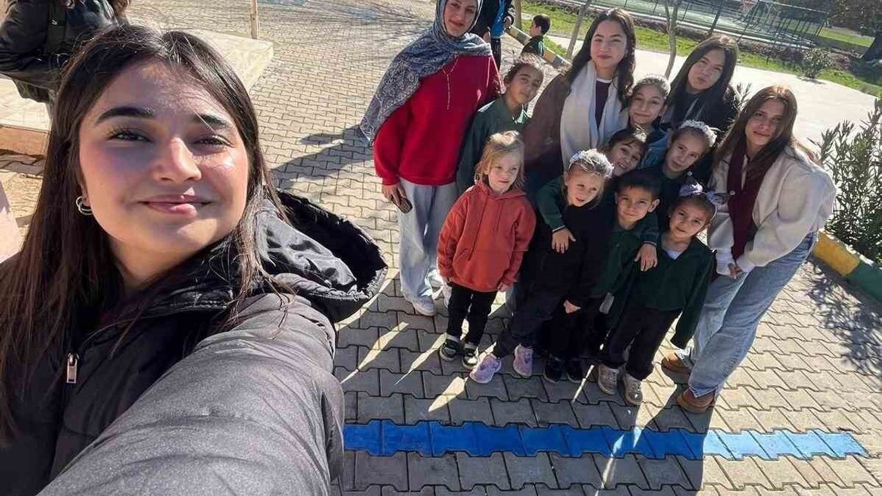 Milas Anadolu Lisesi'nden Fesleğen İlkokulu'na kitap desteği