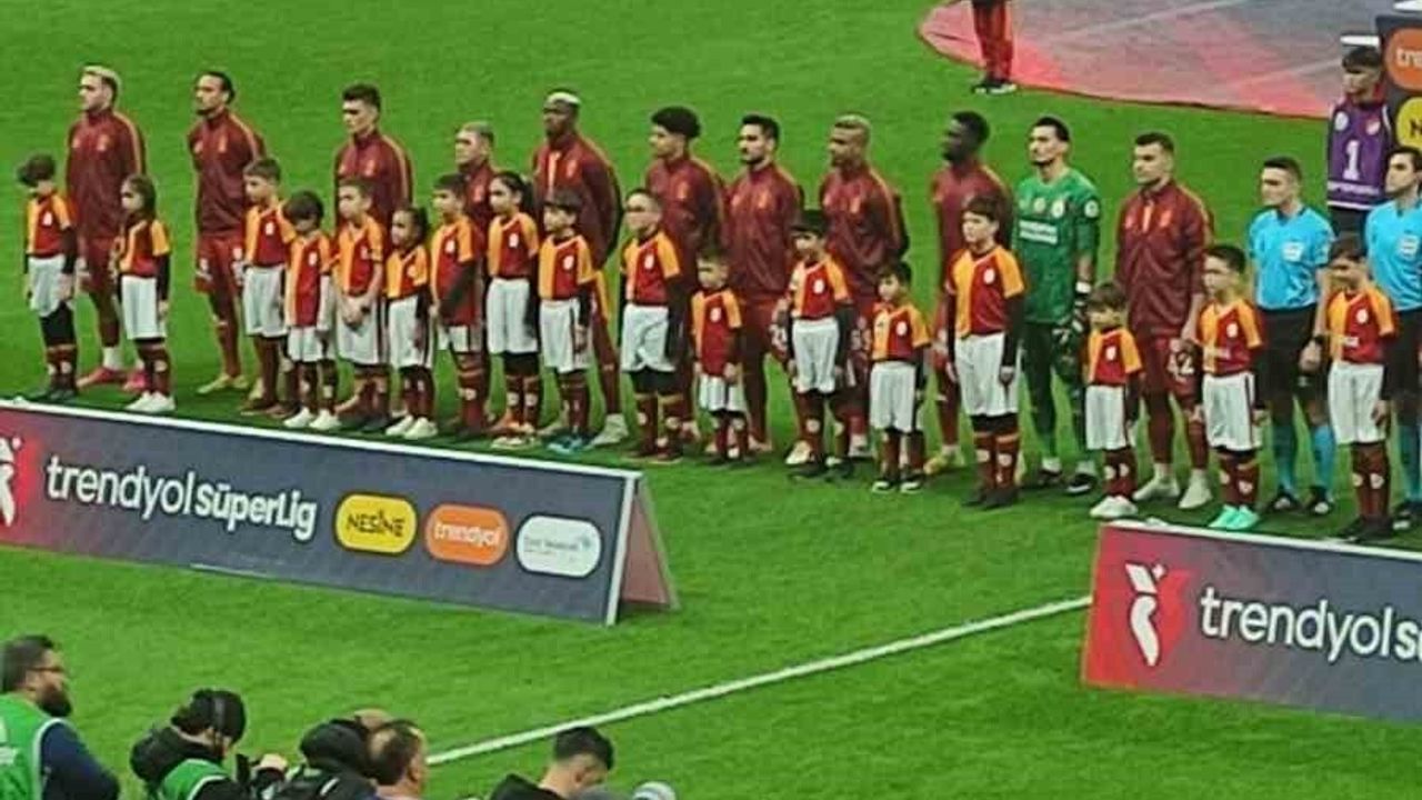 Milaslı şehidin çocukları Galatasaray-Samsunspor maçında kulübün onur konuğu oldu