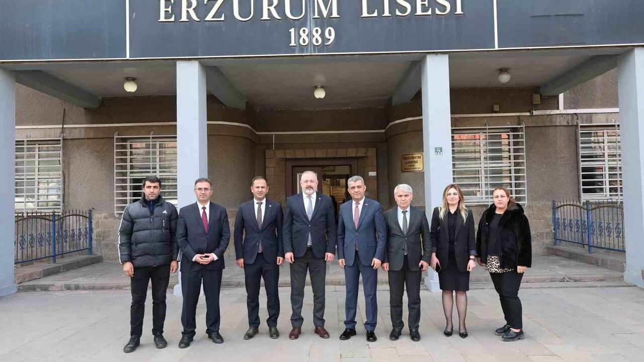 Milli Eğitim Bakanlığı Bilgi İşlem Genel Müdürü Prof. Dr. Ersin Karaman, Mezun Olduğu Erzurum Lisesi'ni Ziyaret Etti