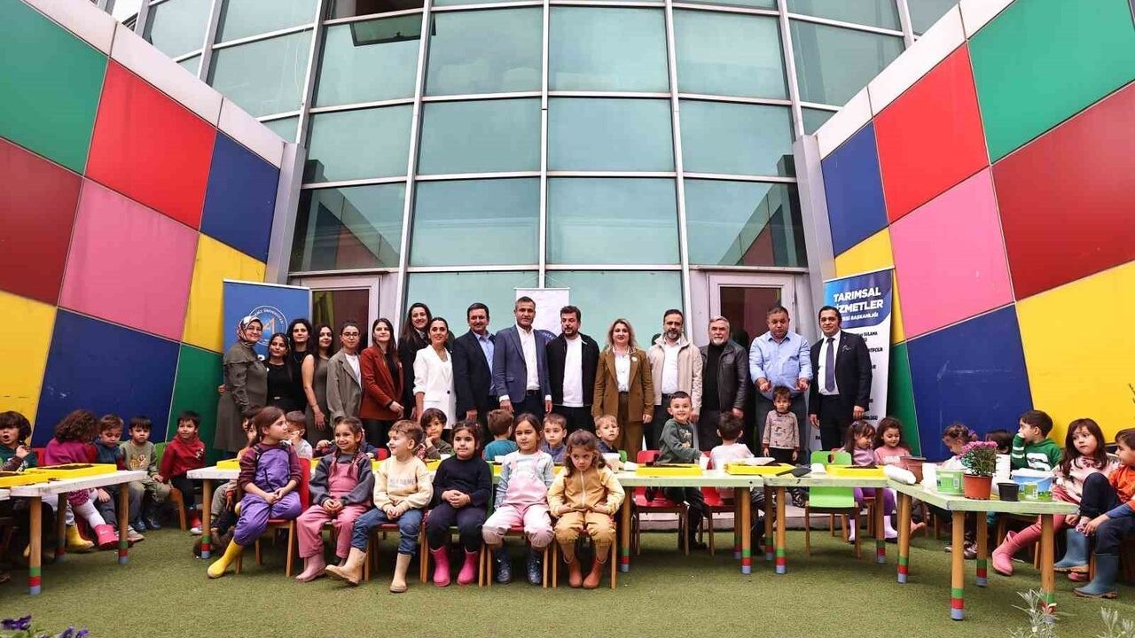Minikler "Bir Saksı, Bir Umut" projesiyle Döşemealtı Ekolojik Kreş’te toprakla buluştu