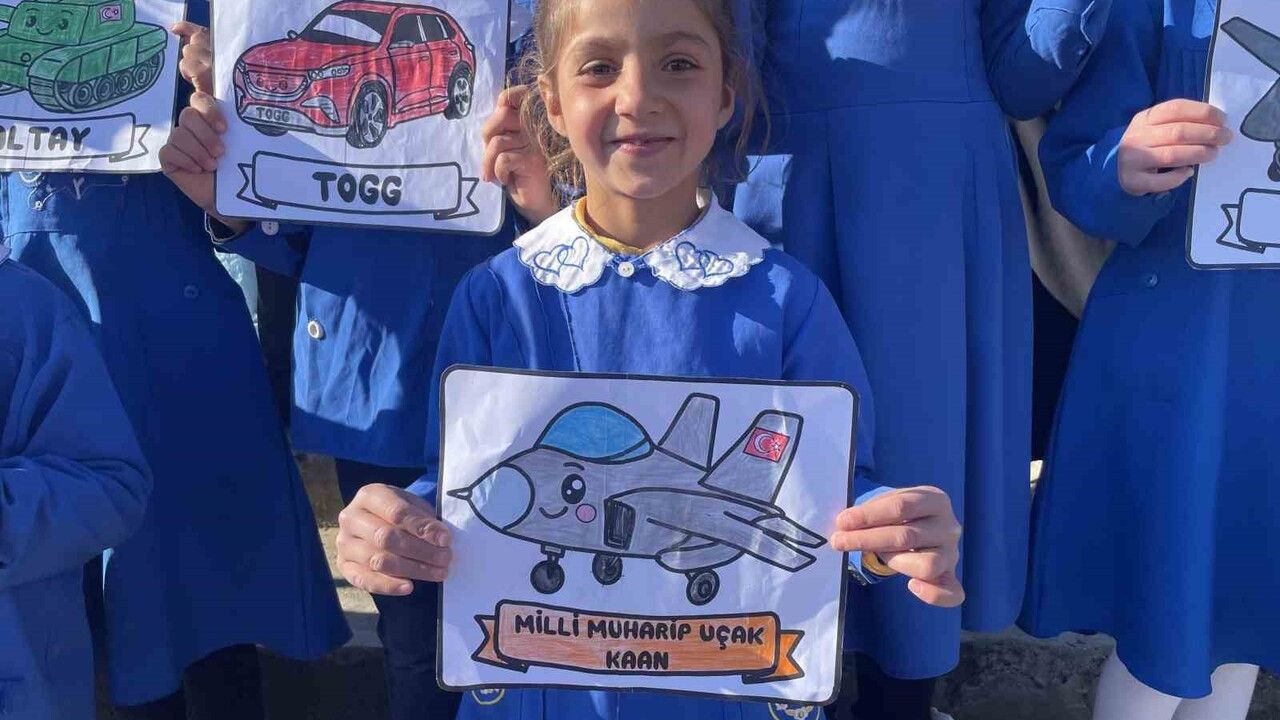 Mollabaki İlkokulu’nda öğrencilerin çizimleri yapay zekâ ile canlandırıldı