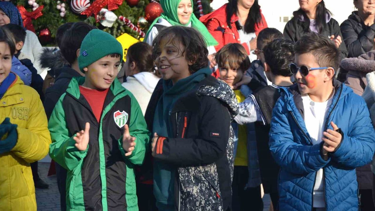 Mudanya'da H.O.B.A. Projesi Kapsamında Aile-Okul Yürüyüşü