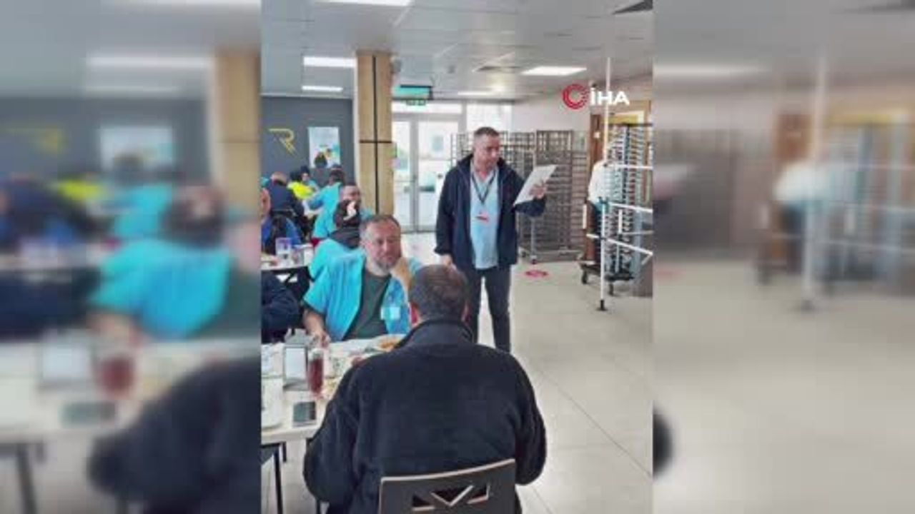 Mudanya Yazaki işçileri MESS'in zam teklifini çatal-kaşıkla protesto etti