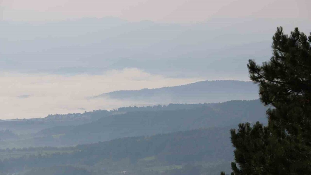 Mudurnu'da Sabah Sisi: Abant'ın Yükseklerinden Kartpostallık Dağ Görüntüleri
