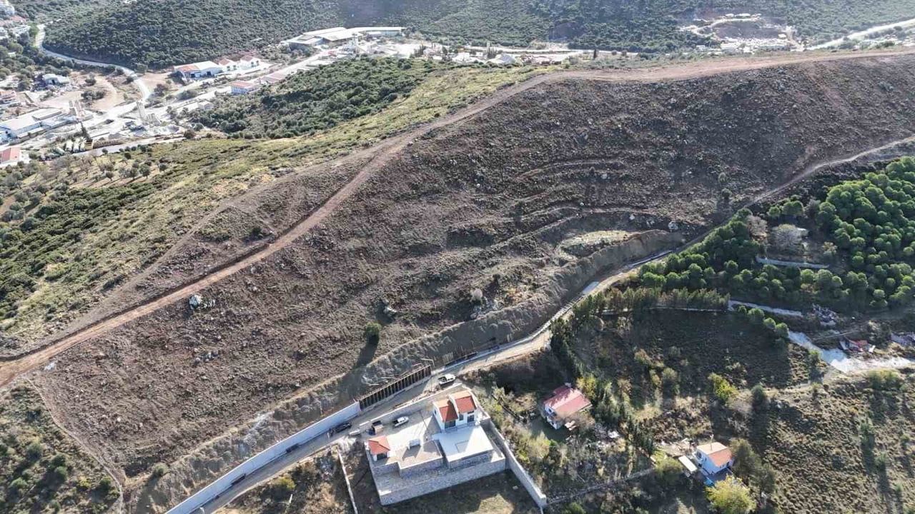 Muğla Büyükşehir 13 ilçede 91 mezarlıkta düzenleme yapıyor — Datça'da 64 dönümlük yeni mezarlık çalışması başladı