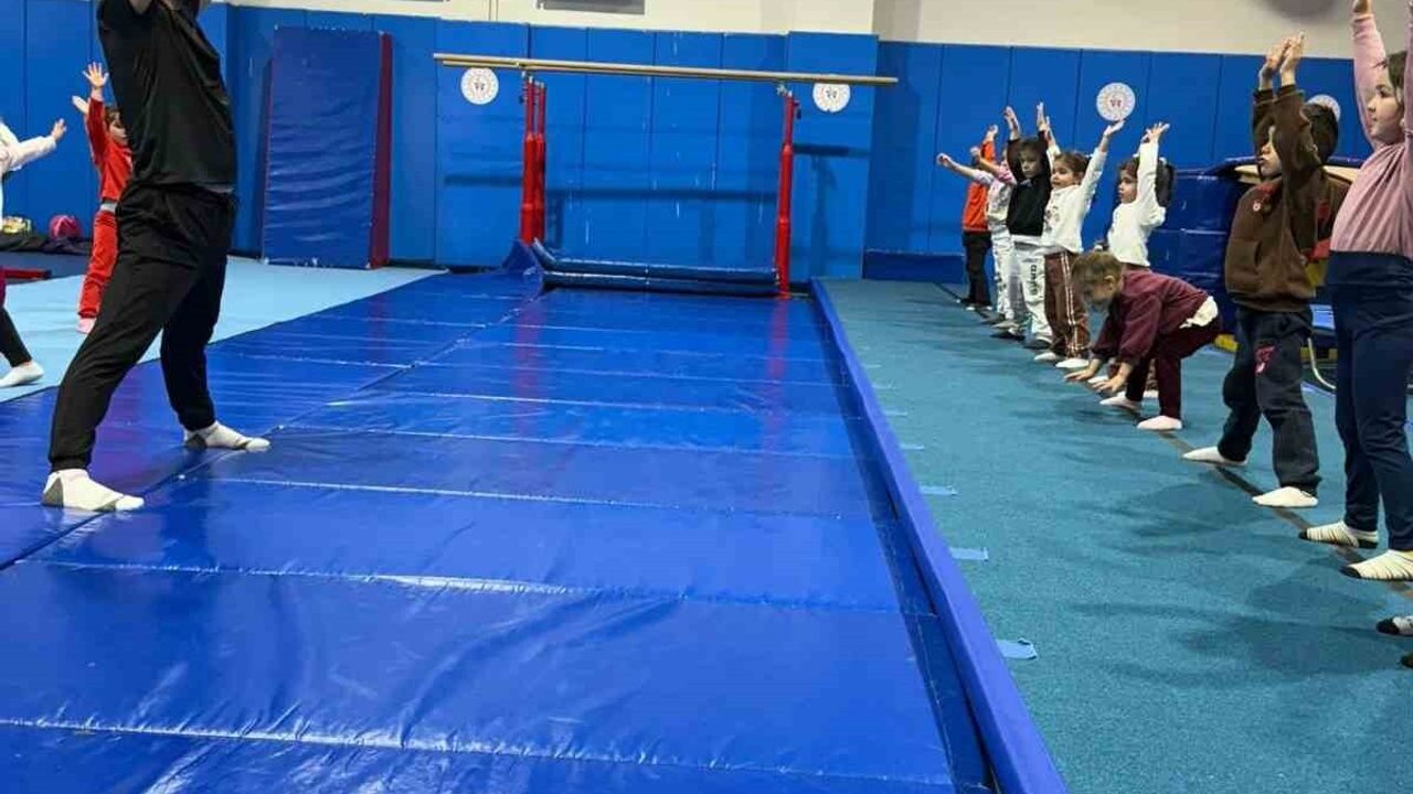 Muğla'da anasınıfı öğrencileri 'Spora İlk Adım' projesiyle cimnastikle tanıştı