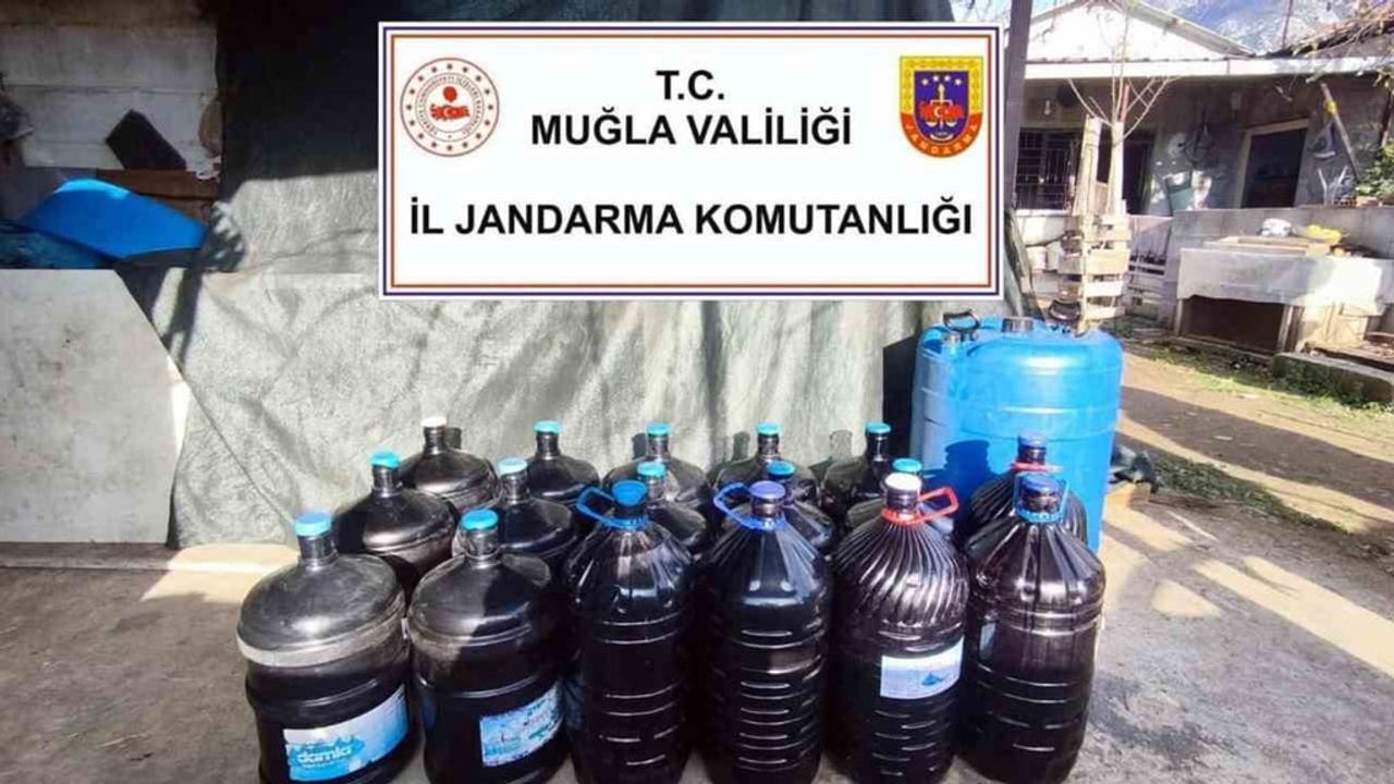 Muğla'da yeni yıl öncesi 1 ton 235 litre kaçak içki ele geçirildi