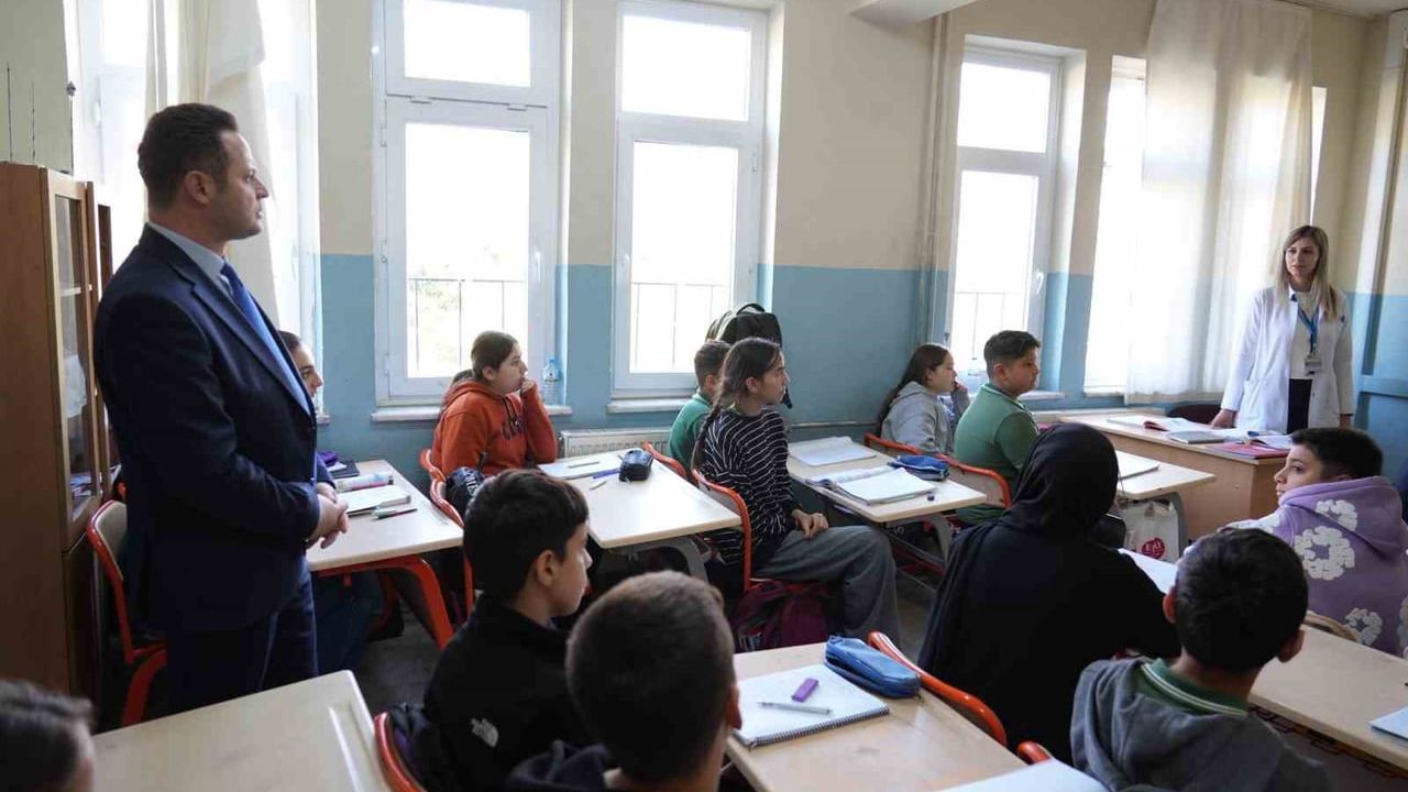 Muğla İl Milli Eğitim Müdürü Emre Çay, Köyceğiz’de Toparlar İlkokulu ve Ortaokulu’nu Ziyaret Etti