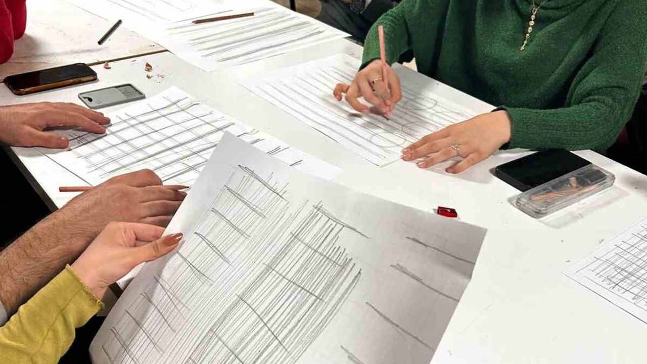 Muğla Kötekli Gençlik Merkezi'nde Gençler Sanat Atölyeleriyle Yeteneklerini Geliştiriyor