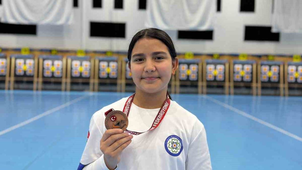 Muğla'nın 'Altın Kızları' Samsun'da U-13 Salon Okçuluk Türkiye Şampiyonu
