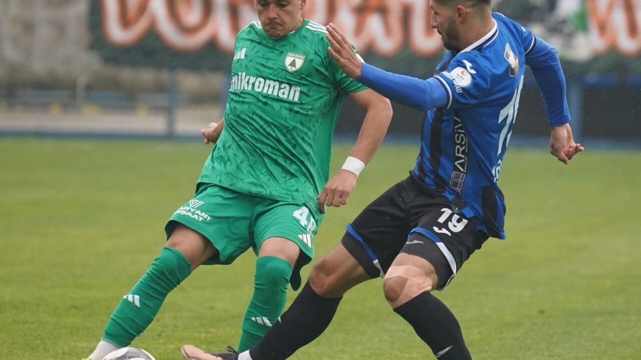 Muğlaspor, Karacabey Belediye Spor'u 1-0 yenerek liderliğe yükseldi