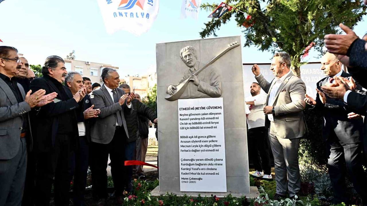 Muratpaşa Altındağ’da Aşık Murat Çobanoğlu Parkı hizmete açıldı