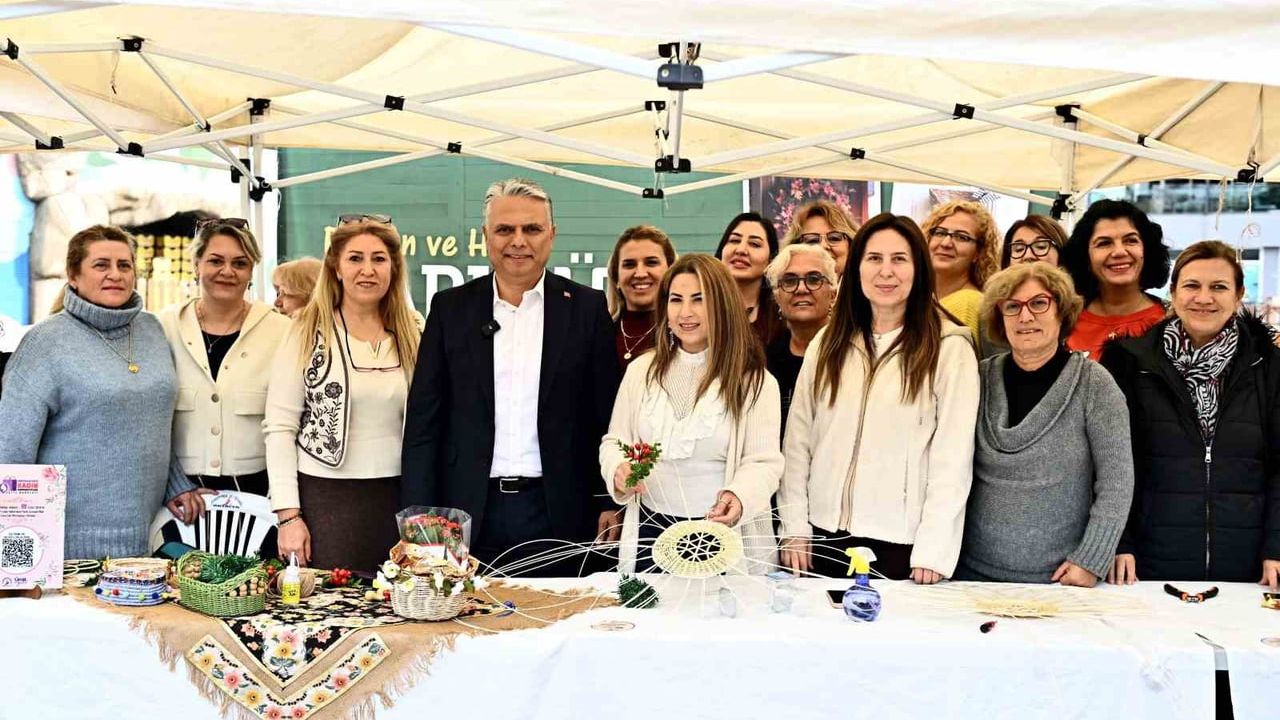 Muratpaşa Belediyesi'nden kadınlara Kapı Süsü Atölyesi yoğun ilgi gördü