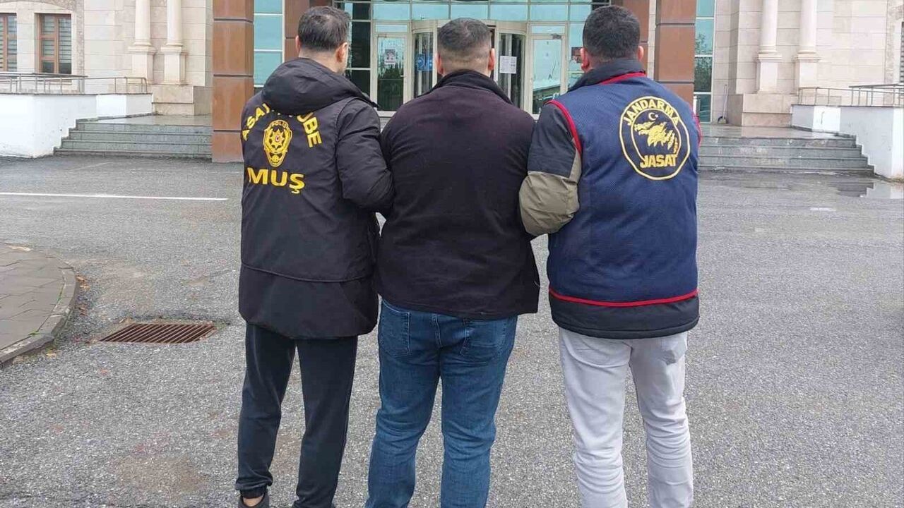 Muş’ta 20 yıl 1 ay 25 gün hapis cezası bulunan hükümlü JASAT ve polis ortak operasyonuyla yakalandı