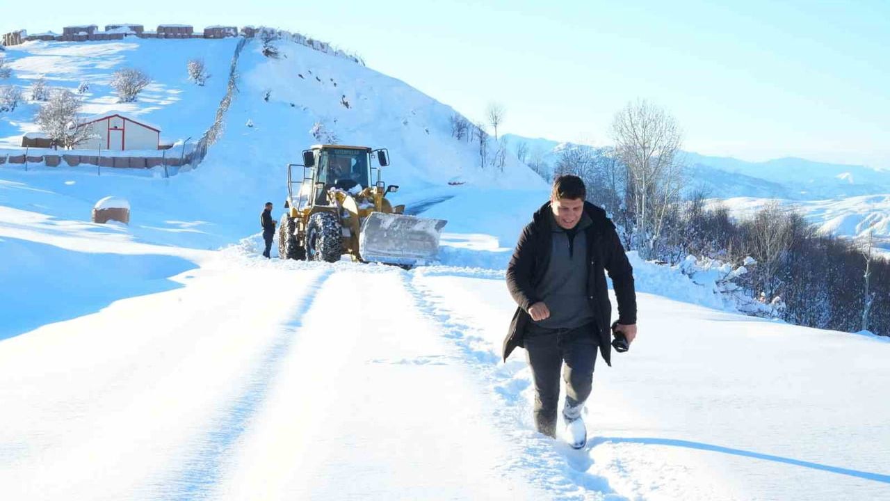 Muş’ta karla mücadele: 333 köy yolu bir günde ulaşıma açıldı