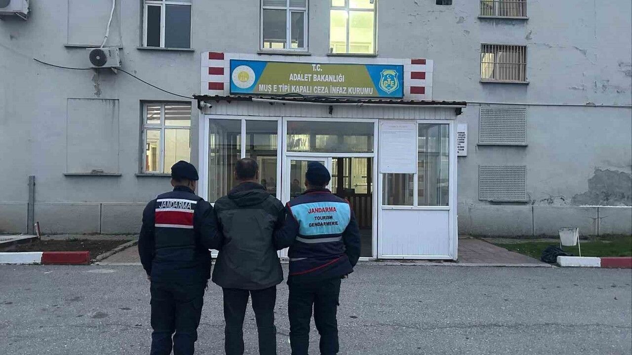 Muş'ta 'Kişisel Verileri Hukuka Aykırı Ele Geçirme' suçundan aranan hükümlü yakalandı