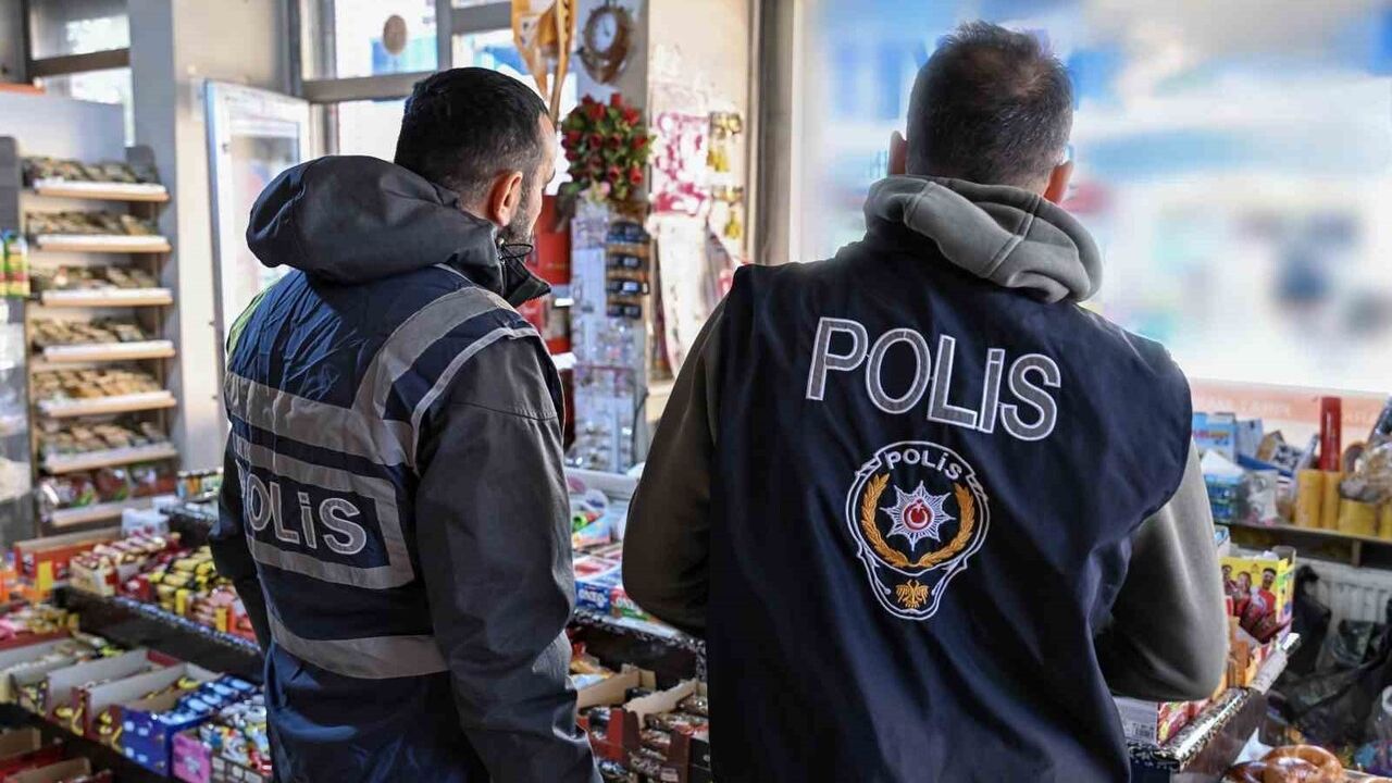 Muş'ta okul çevresi denetimleri: 228 kişi ve 17 iş yeri kontrol edildi, 1 adli işlem