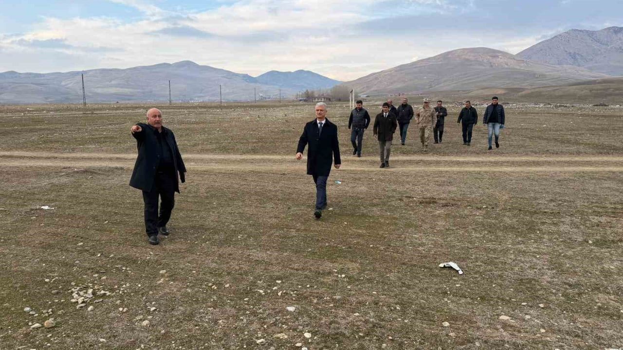 Muş’un Yaygın beldesine sentetik çim yüzeyli futbol sahası planlanıyor