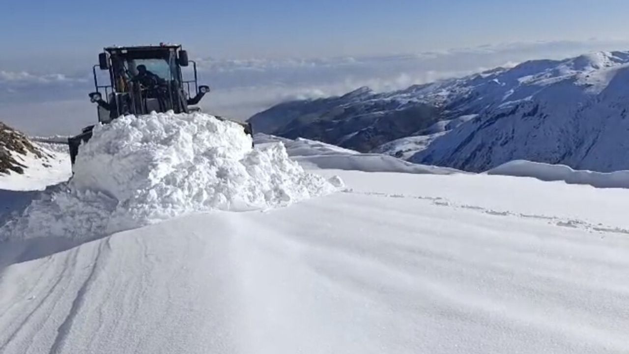 Muş Varto'da Kar Nedeniyle 26 Köy Yolu Ulaşıma Kapandı