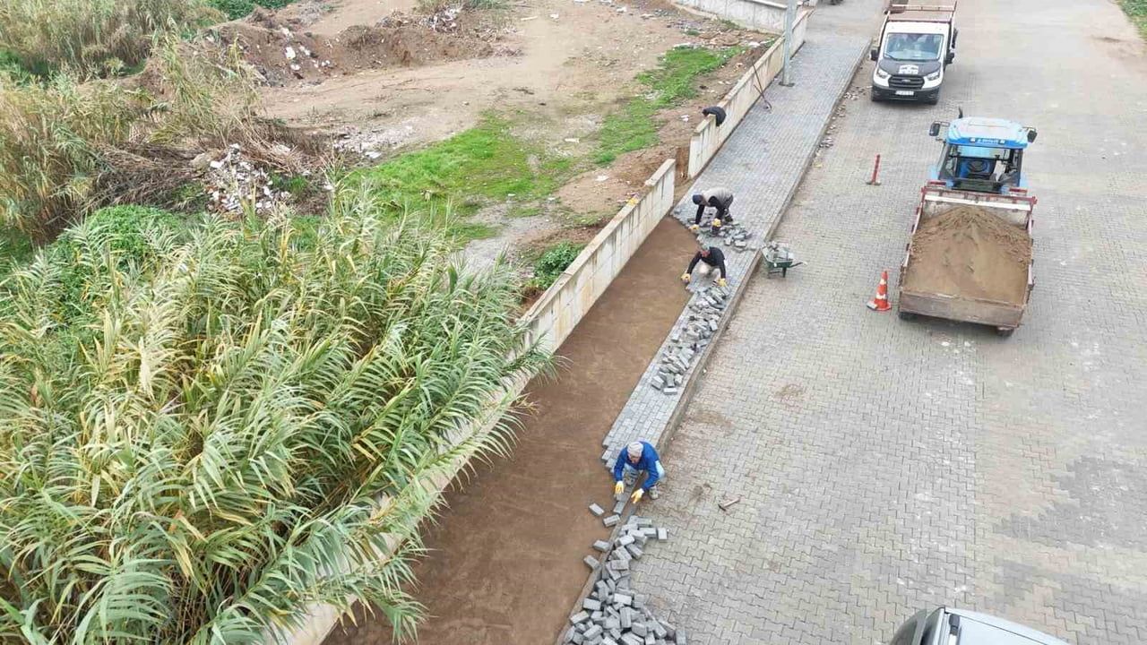 Nazilli'de kaldırım düzenlemeleri sürüyor: Yayalara daha güvenli ve konforlu yollar