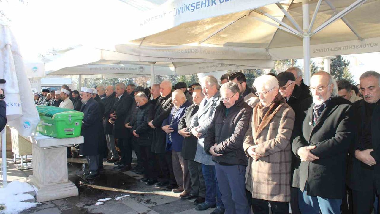 Necmettin Nursaçan’ın eşi Pakize Nursaçan 86 yaşında vefat etti