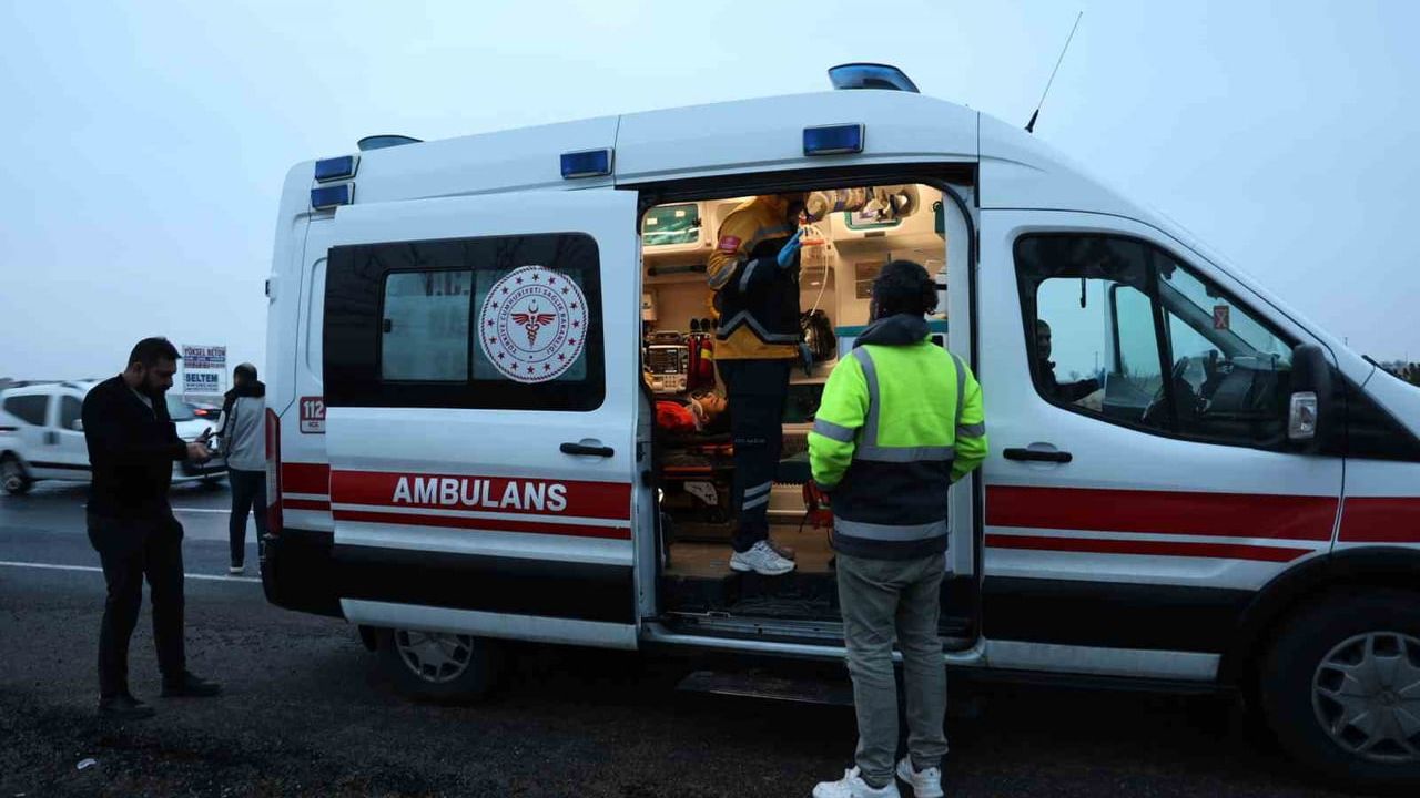 Nevşehir'de hafif ticari araç takla attı: Sürücü yaralandı