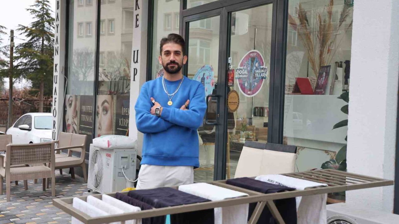 Nevşehir'de sokak köpeği havluyu poğaçayla değiştirdi