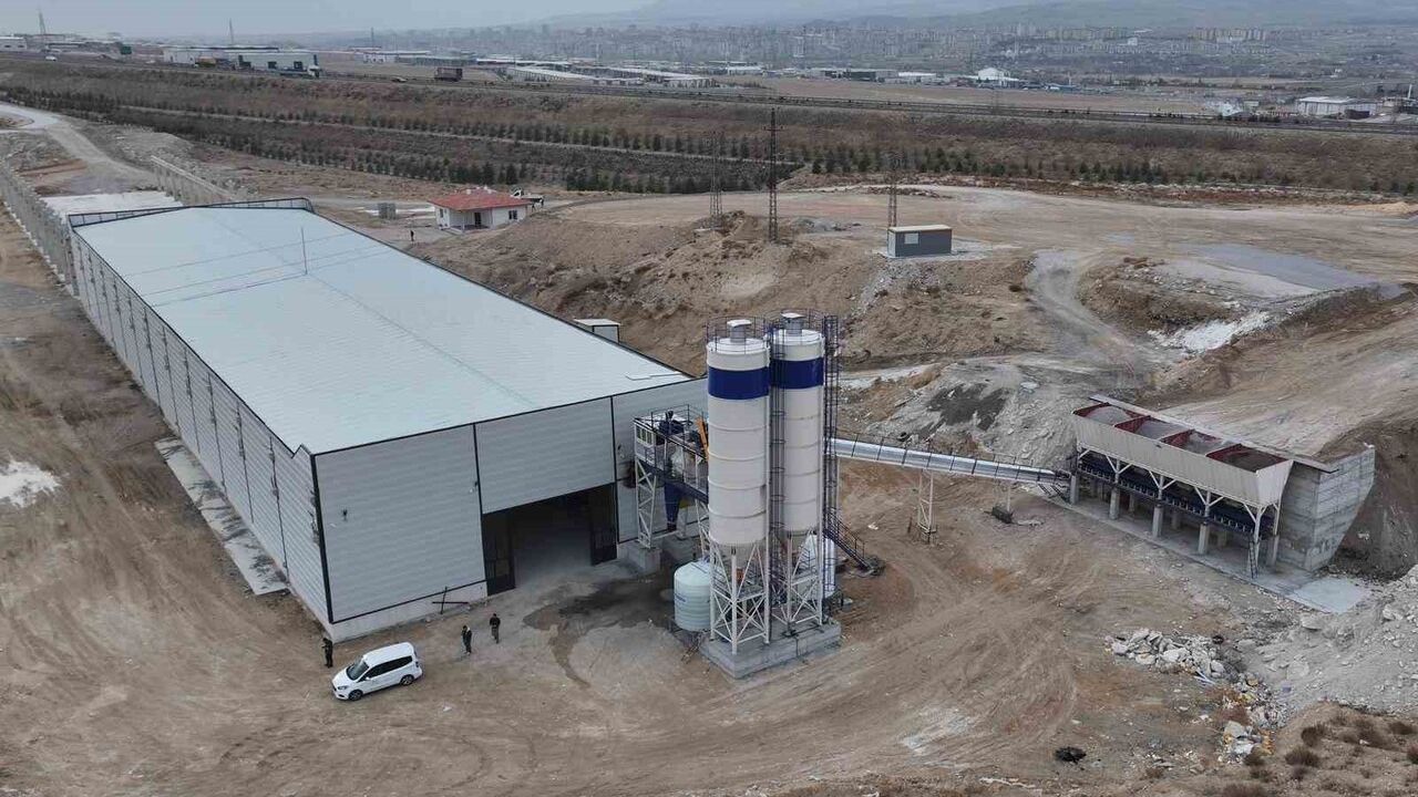 Niğde Belediyesi, 120 milyon liranın üzerindeki yatırımla beton ve taş üretim tesisini hizmete açtı