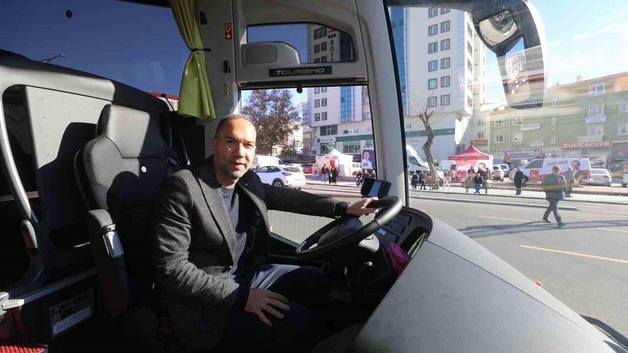 Niğde Belediyesi filosuna 20 milyon TL değerinde 52 kişilik yeni otobüs kattı