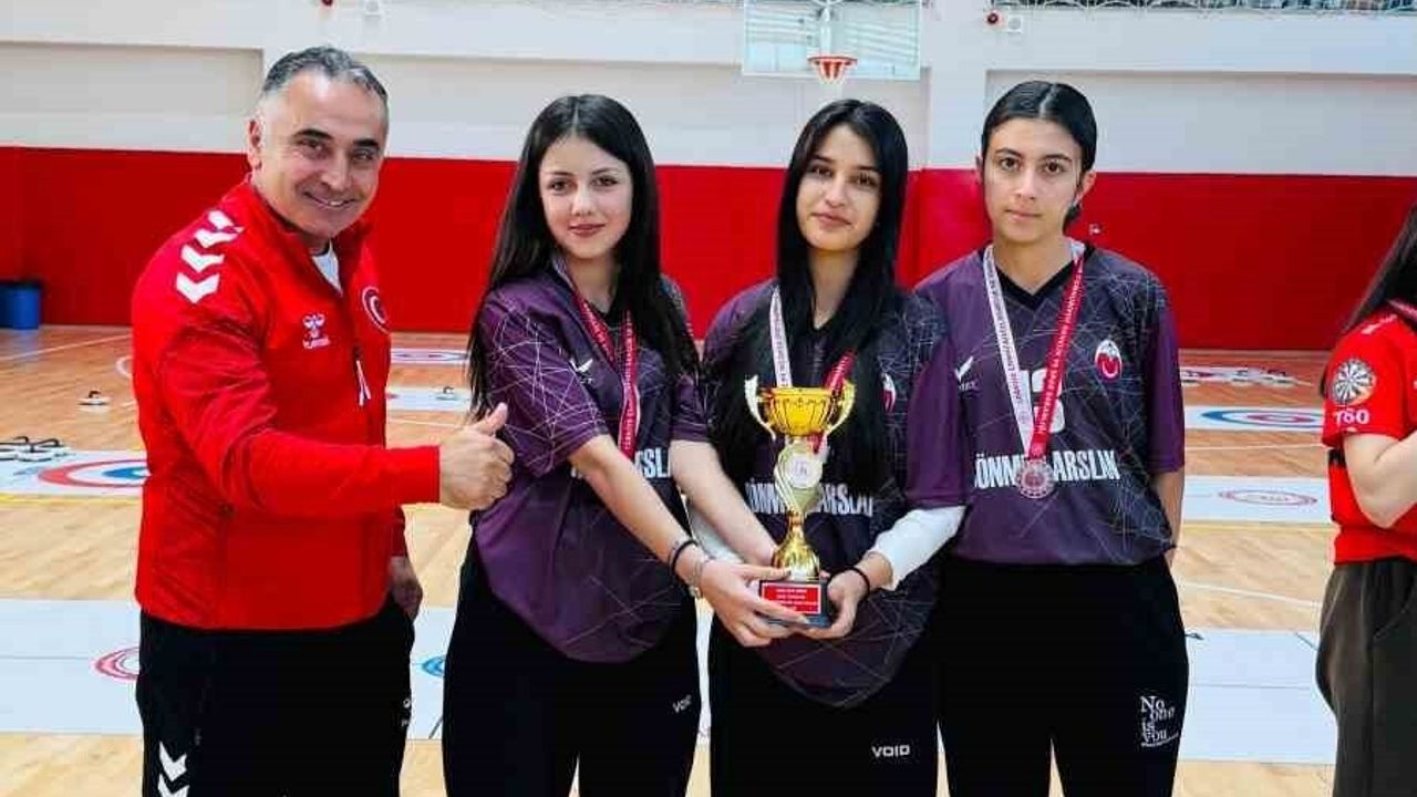 Niğde'de Okul Sporları Floor Curling Müsabakaları Tamamlandı
