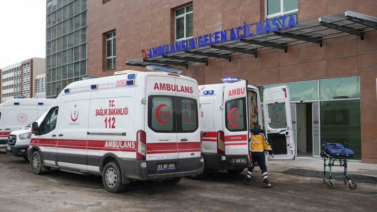 Niğde'de tavuk döner tüketen 7 öğrenci hastaneye başvurdu — Durumları iyi