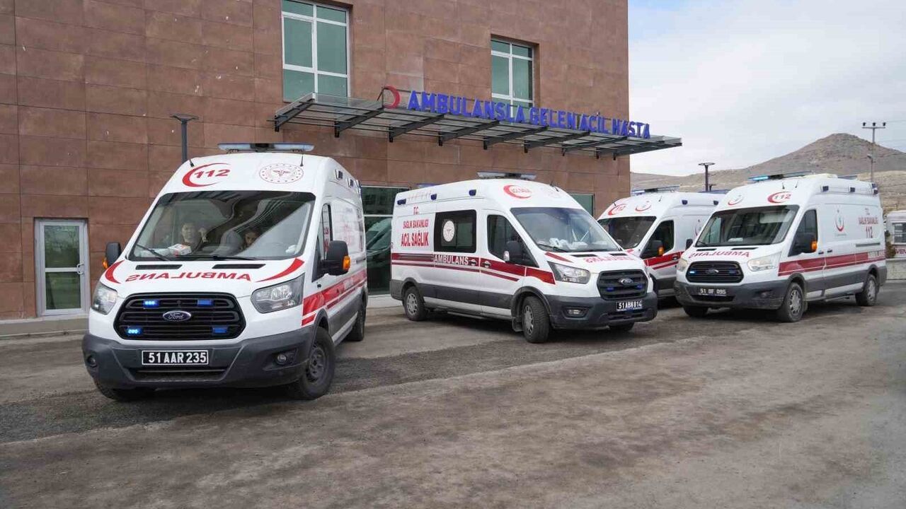 Niğde'de tavuk döner tükettikten sonra üç öğrenci hastaneye kaldırıldı