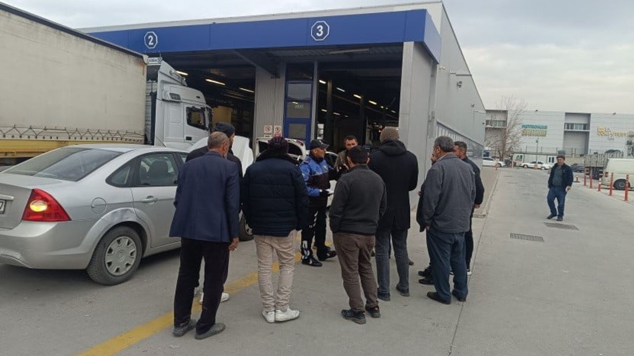 Niğde Emniyeti Araç Muayene İstasyonunda Vatandaşları Güvenlik Konularında Bilgilendirdi