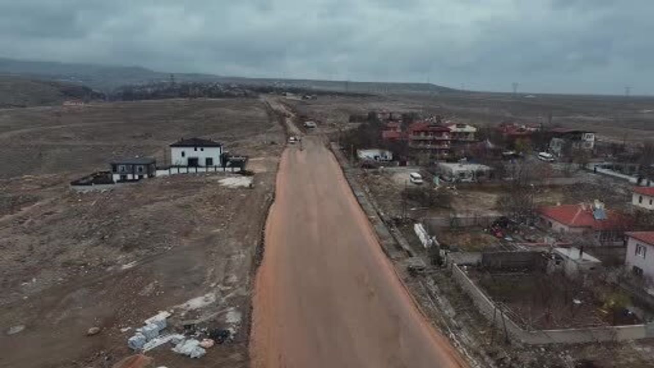 Niğde'nin Yeşilburç Köyünde Modern Yol ve Altyapı Çalışmaları Sürüyor