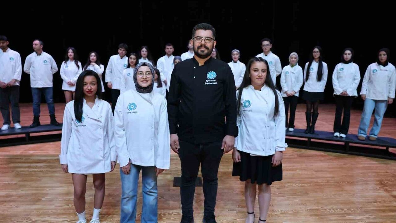 Niğde Ömer Halisdemir Üniversitesi Aşçılık Öğrencileri Beyaz Önlüklerini Giydi