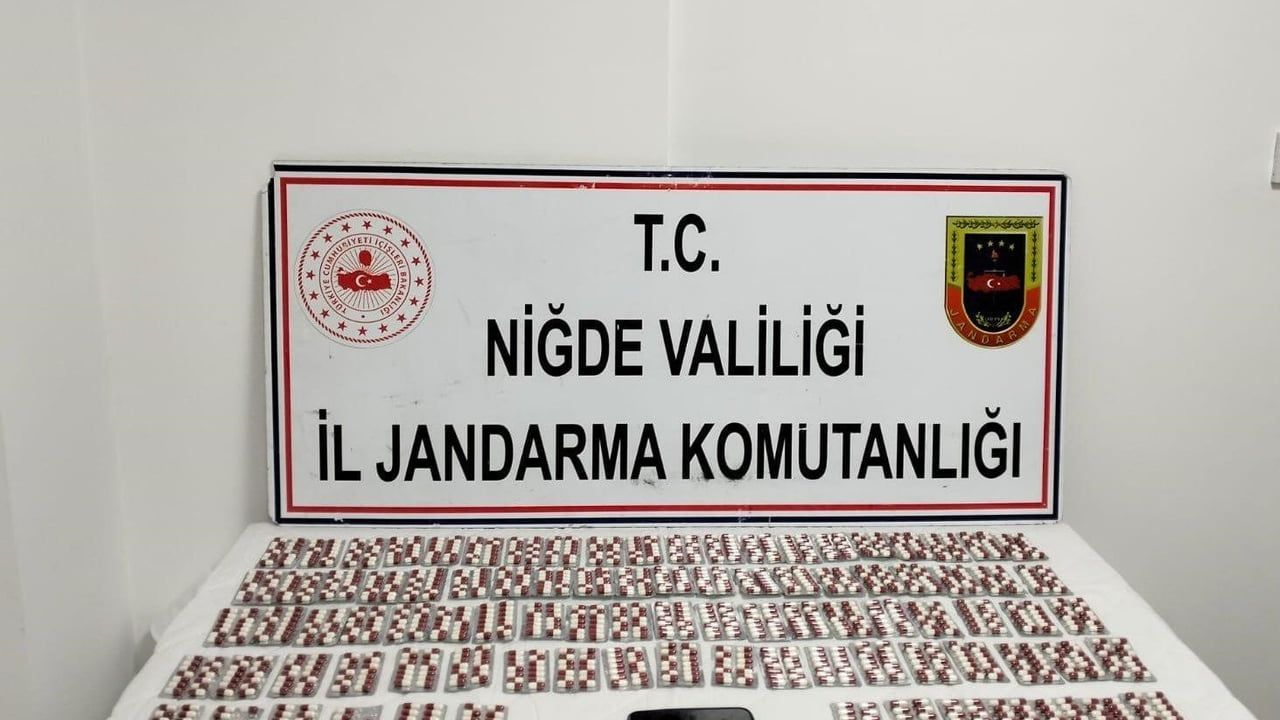 Niğde Otogarında Uyuşturucu Operasyonu: 1 Gözaltı, 1.282 Sentetik Ecza Hap Ele Geçirildi